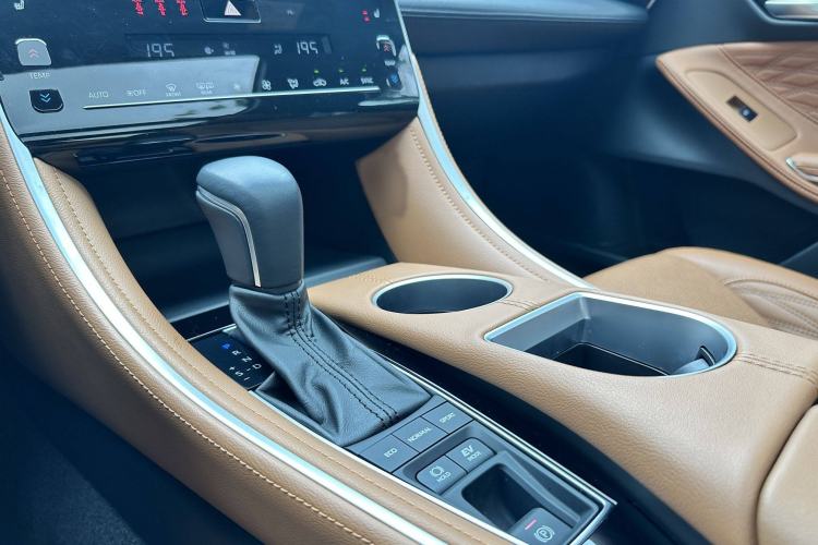 Used Toyota Avalon 2022 Dual-Engine 2.5L XLE Premium Edition
