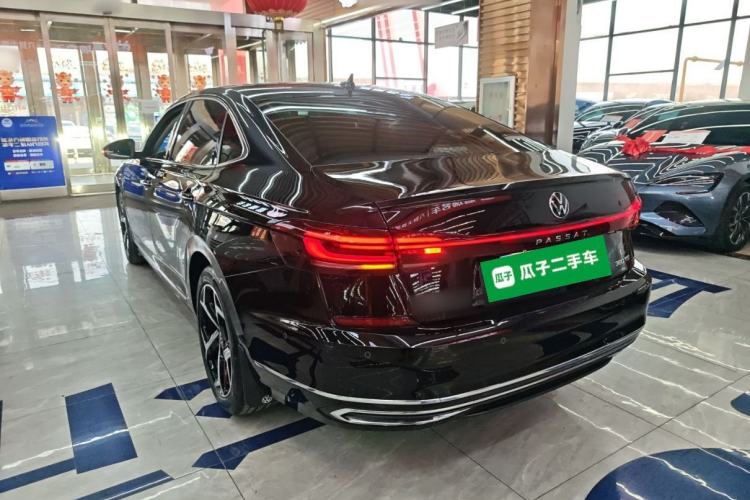 Used Volkswagen Passat 2025 Outstanding Model 380TSI Starry Dragon Glorious Edition
