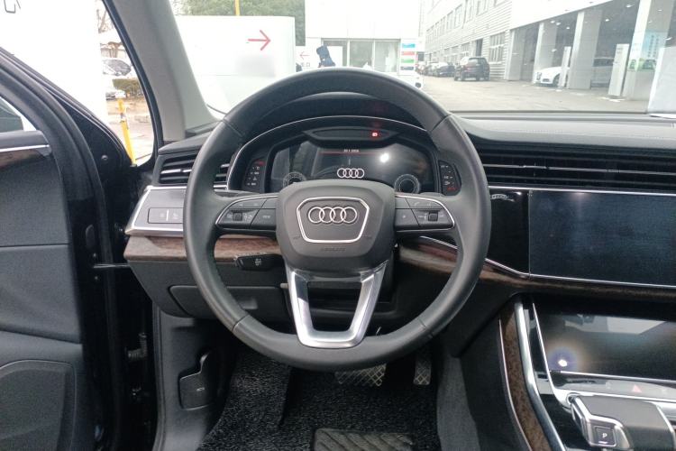 Used Audi Q7 2023 45 TFSI quattro S line Sport model