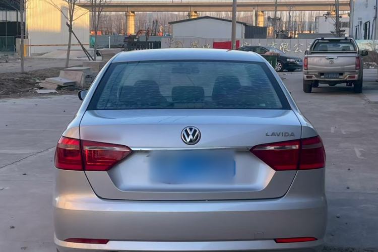 Used Volkswagen Lavida 2013 Revised Classic 1.6L Automatic Fashion Edition