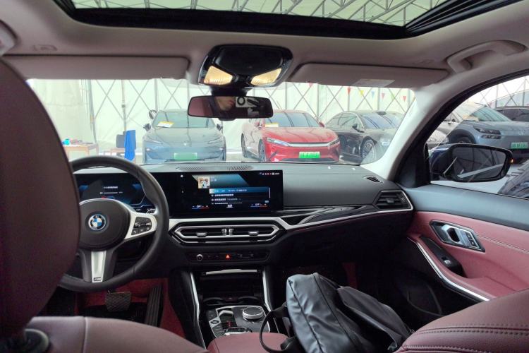 Used BMW i3 2022 eDrive 35 L
