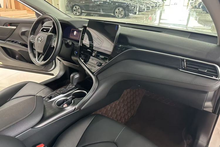 Used Toyota Camry 2023 2.5G Luxury Edition
