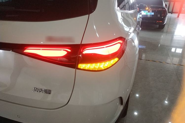 Used Mercedes-Benz GLC 2023 Facelift GLC 260 L 4MATIC Luxury Version 5 Seats
