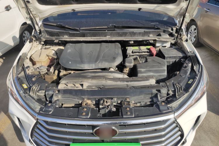 Used BYD Song MAX 2018 1.5T Automatic Smart Connect Elite Model with 6 Seats
