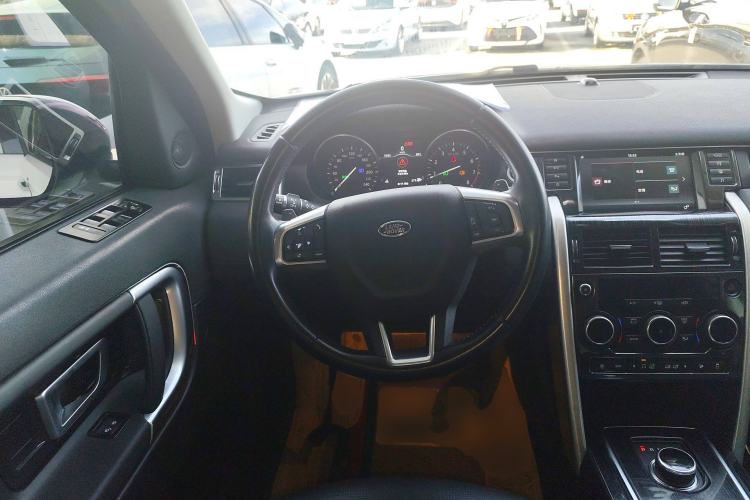 Used Land Rover Discovery Sport 2018 240 PS SE Version
