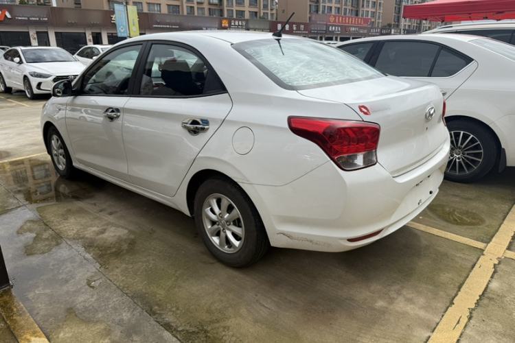 Used Hyundai Verna 2017 1.4L Manual Colorful Skyroof Version China V Standard
