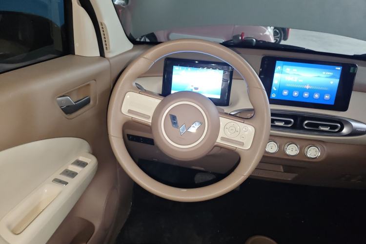 Used Wuling Hongguang MINIEV 2025 Four-Door Version Premium Edition
