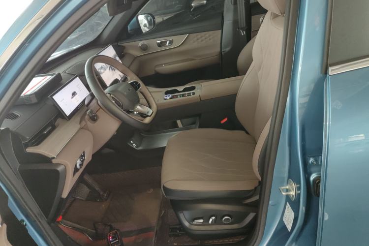 Used Chery Tiggo 8 PLUS C-DM 2025 1.5T 116 km Prestige Version 5 Seats