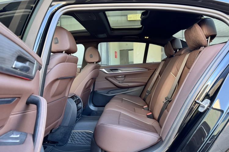 Used BMW 5 Series 2023 530Li Leading Model M Sport Package