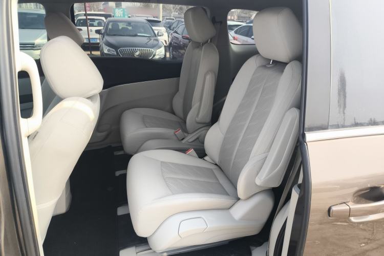 Used Buick GL8 2023 Land Executive Class Comfort Model
