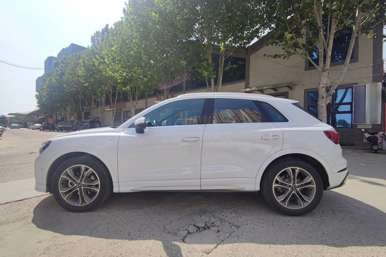 Used Audi Q3 2024 40 TFSI Fashion Dynamic Model
