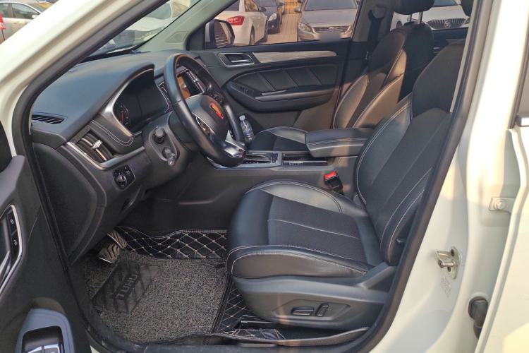 Used Roewe RX5 2016 20T Two-Wheel Drive Automatic Internet Smart Edition
