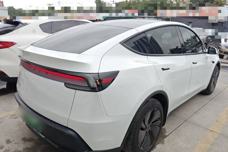 Used Tesla Model Y 2025 Rear-Wheel-Drive Version
