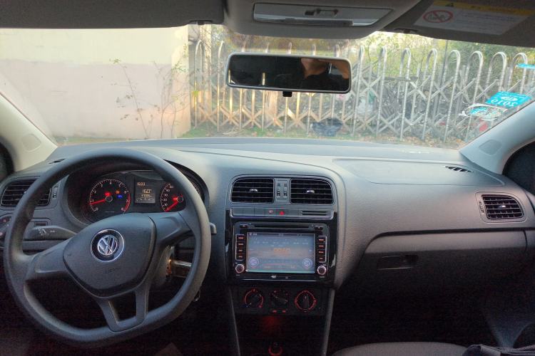 Used Volkswagen Polo 2014 1.4L Manual Fashion Edition
