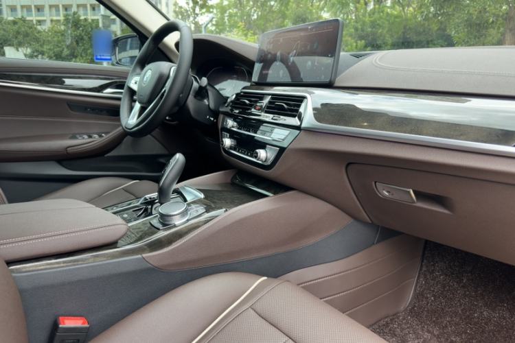 Used BMW 5 Series 2022 525Li Luxury Package
