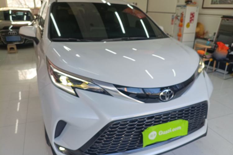 Used Toyota Granvia 2024 2.5L Hybrid Luxury Edition