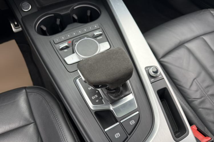 Used Audi A4L 2019 40 TFSI Fashion Edition China VI Emission Standard