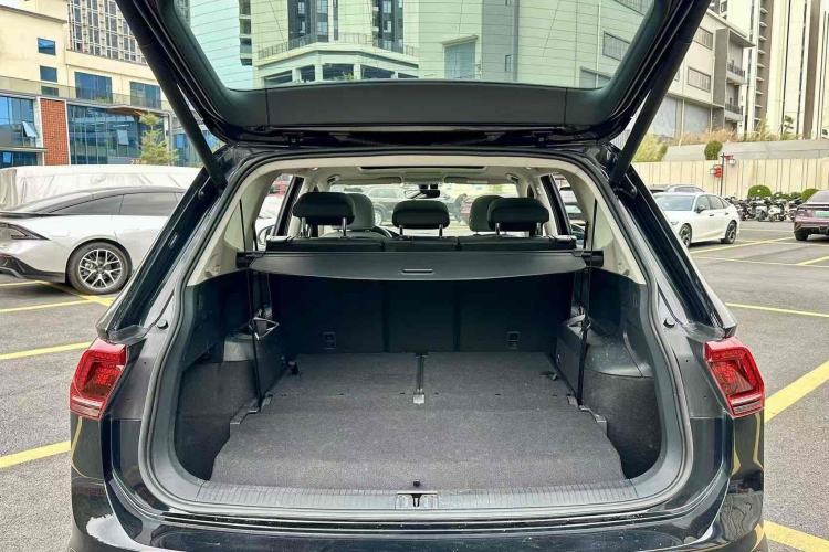 Used Volkswagen Tiguan L 2019 380TSI Automatic All-Wheel Drive Luxury Edition with 7 Seats China VI Standard
