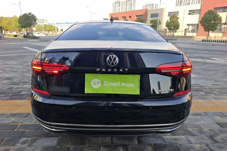 Used Volkswagen Passat 2020 Facelift 330TSI Elite Edition China VI Standard
