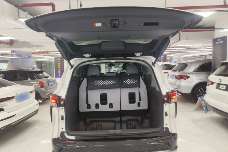 Used Toyota Granvia 2023 2.5L Hybrid Prestige PLUS Edition