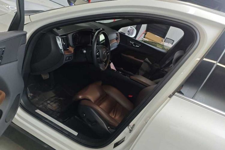 Used Volvo XC60 2021 T5 4x4 Smart Luxury Edition