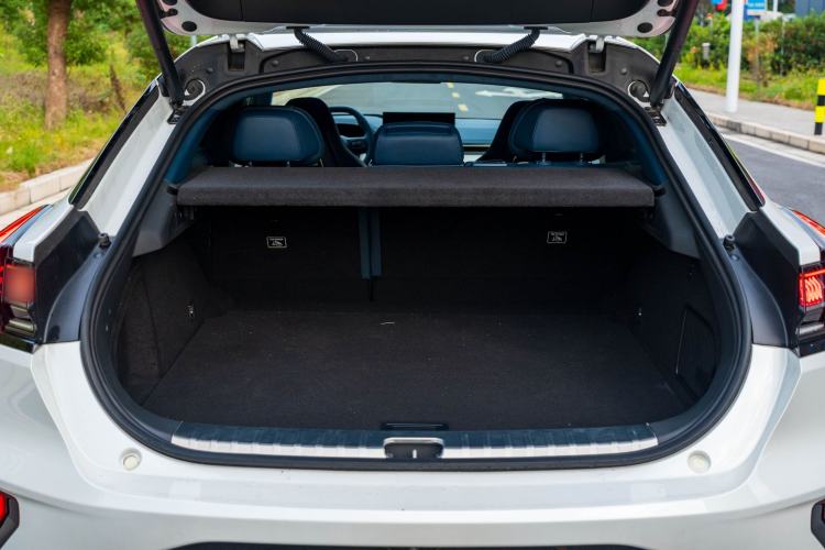 Used Zeekr 001 2025 YOU Edition 100 kWh All-Wheel Drive
