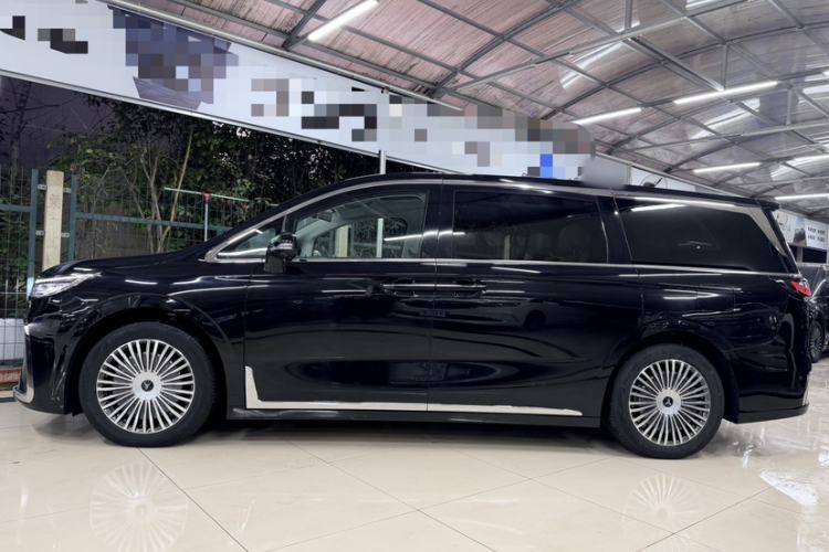 Used VOYAH Dream 2025 PHEV Four-Wheel Drive Prestige Kunpeng Edition
