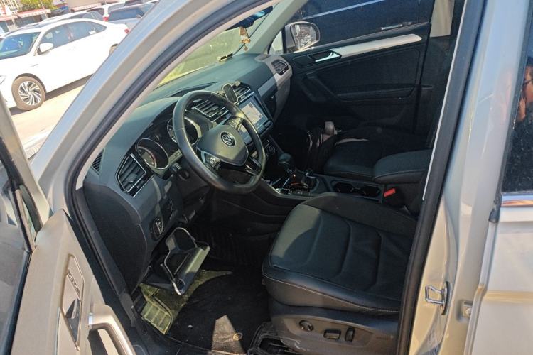 Used Volkswagen Tiguan L 2021 330TSI Automatic Two-Wheel Drive Smart Edition
