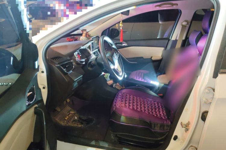 Used Baojun 310W 2017 1.5L Manual Fashion Model China V