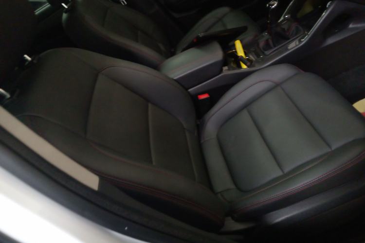 Used Changan CS75 2017 Shangkui Edition 1.5T Manual Fengxiang Model
