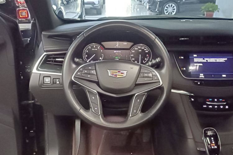 Used Cadillac XT5 2022 2.0T Two-Wheel Drive Luxury Version
