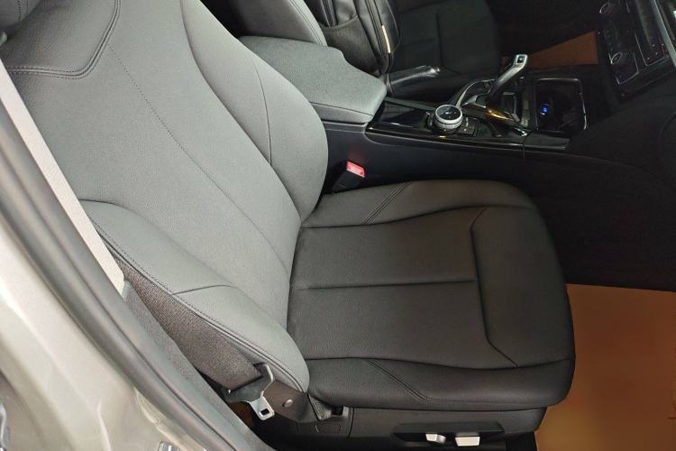 Used BMW 3 Series 2017 320Li Fashion Model
