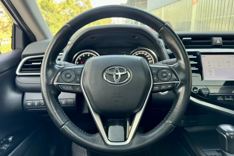 Used Toyota Camry 2018 2.0G Luxury Edition
