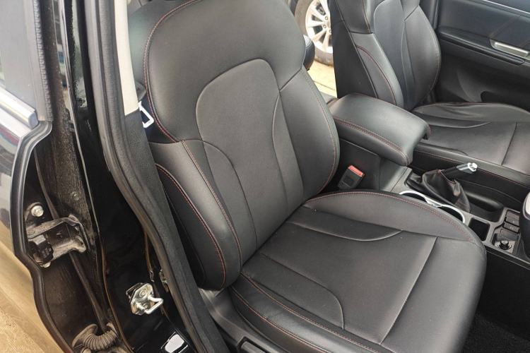 Used Haval M6 2019 1.5T DCT Two-Wheel Drive Elite Version China VI Standard
