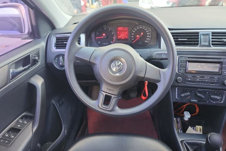 Used Volkswagen Santana 2015 1.6L Manual Comfort Edition
