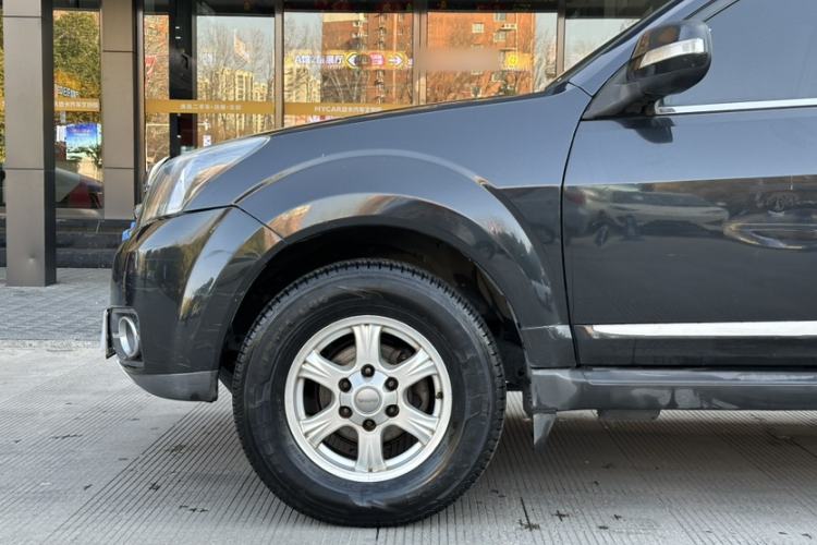 Used Haval H5 Classic 2015 2.0L Manual Two-Wheel Drive Entry-Level Trim
