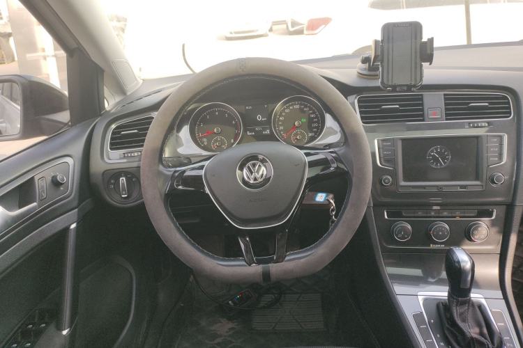 Used Volkswagen Golf 2017 230TSI Automatic Comfort Edition – Celebrating Milestone of One Million Units
