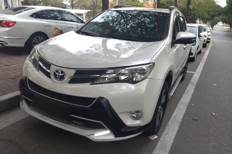 Used Toyota RAV4 2015 2.0L CVT Two-Wheel Drive Fashion Edition
