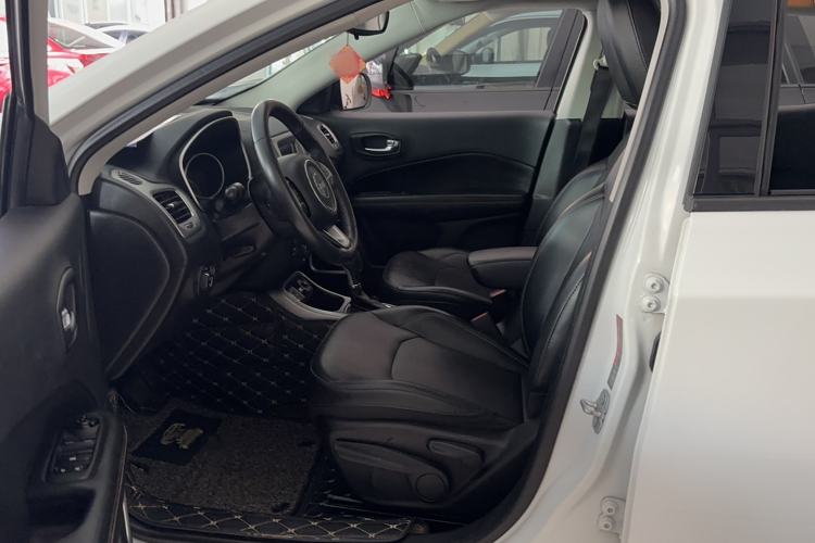 Used  Compass 2017 200T Automatic Family Edition
