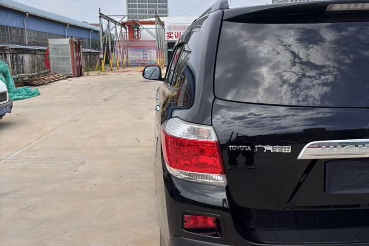 Used Toyota Highlander 2012 2.7L Two-Wheel Drive 7-Seater Luxury Edition
