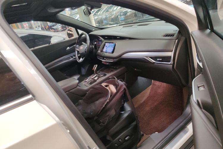 Used Cadillac XT4 2020 28T Two-Wheel-Drive Leading Version
