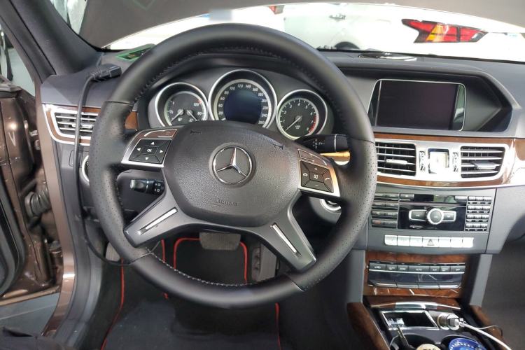 Used Mercedes-Benz E-Class 2014 Facelifted E 260 L Luxury Edition
