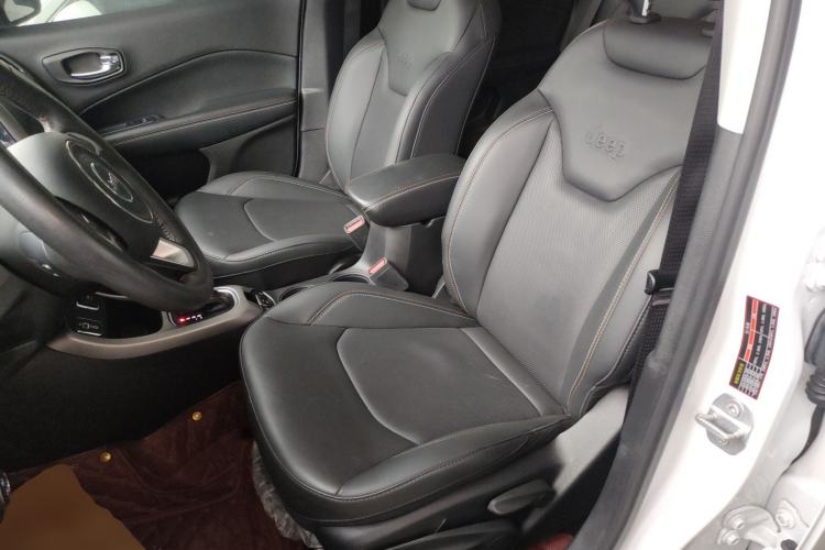 Used  Compass 2019 200T Automatic Family Edition - Connected Large Screen Version
