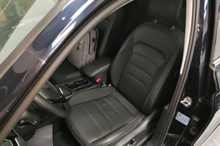 Used Volkswagen Tiguan L 2019 330TSI Automatic Two-Wheel Drive Smart Luxury Version China V Emission Standard
