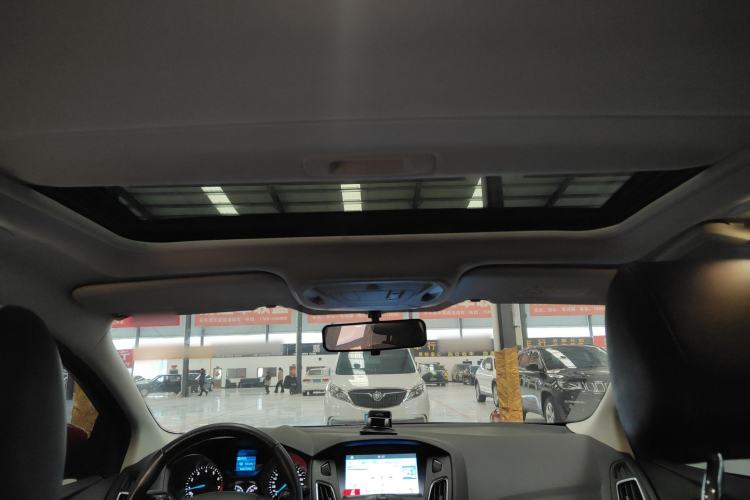 Used Ford Focus 2015 Hatchback 1.6L Automatic Fashion Edition
