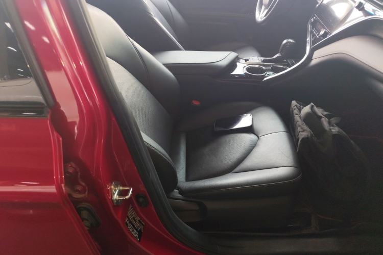 Used Toyota Camry 2019 2.5S FENGSHANG Version China VI Standard
