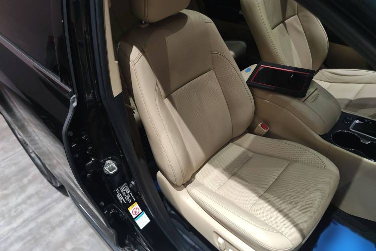 Used Toyota Highlander 2018 2.0T Four-Wheel Drive Luxury Version 7 Seats China VI Standard
