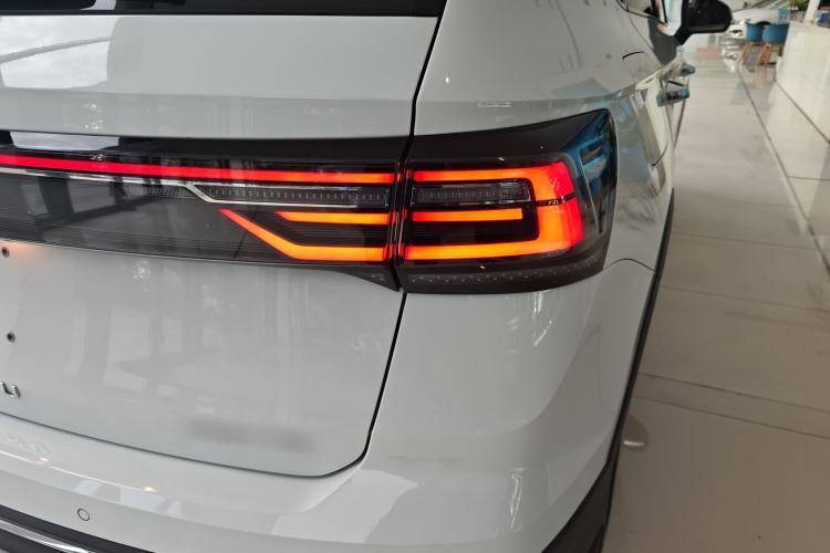 Used Volkswagen Tharu 2024 300TSI Two-Wheel-Drive Full Moon Edition
