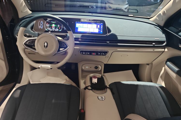 Used ORA Good Cat 2023 401 km Standard Range Luxury Version Lithium Iron Phosphate
