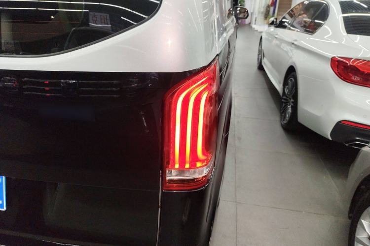 Used Mercedes-Benz Vito 2021 2.0T Elite Version 7 Seats
